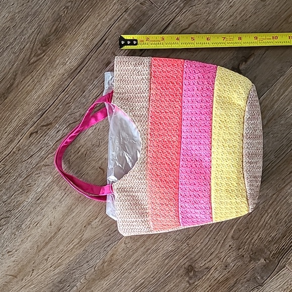 CUTE, COLORFUL SUMMERTIME STRAW BAG - Picture 6 of 7